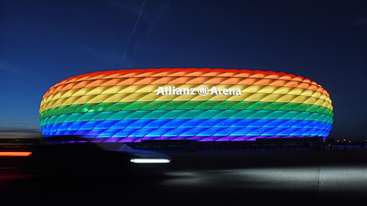 Das deutsche Stadion verwandelte sich in einen Regenbogen.  Aus Protest gegen die UEFA und Ungarn